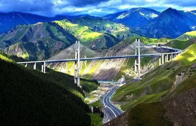 新疆旅游攻略必玩的景点大全(新疆十大著名景点) 新疆旅游攻略必玩的景点大全(新疆十大著名景点)