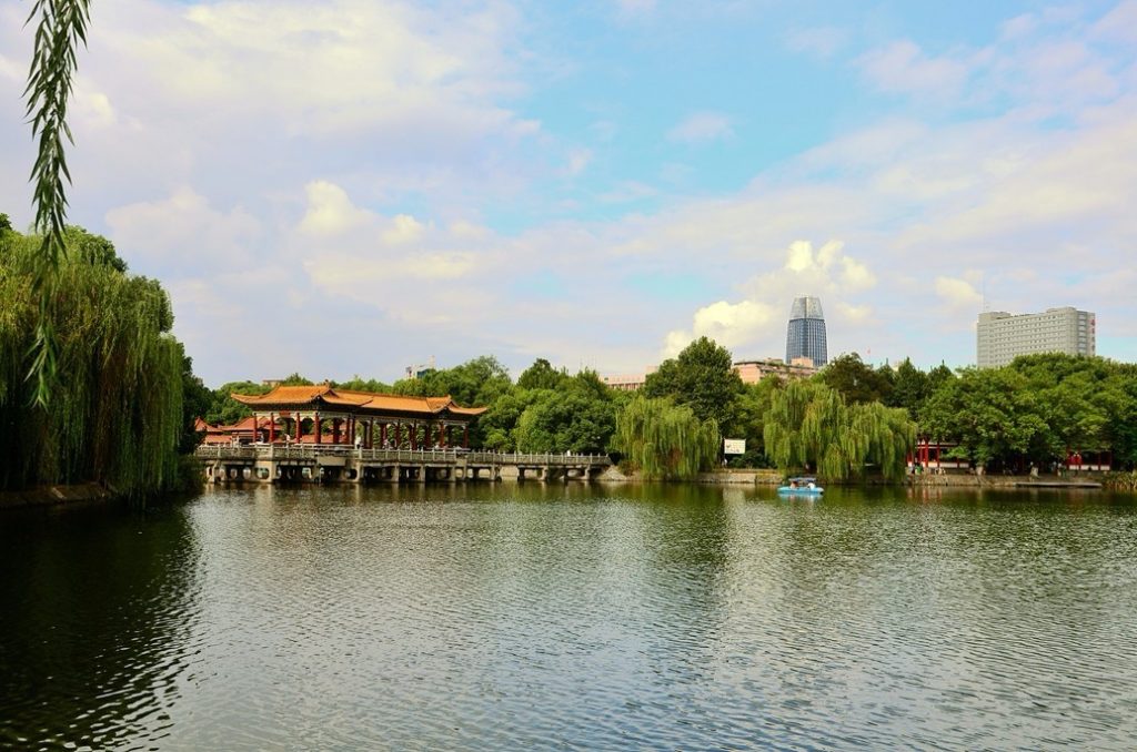 南昌旅游攻略必去景点（江西南昌十大旅游景点）