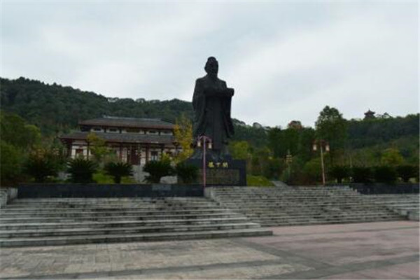 南充景点排行榜前十名(南充旅游必去十大景点推荐) 南充景点排行榜前十名(南充旅游必去十大景点推荐)